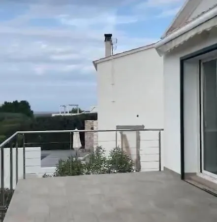 Con Piscina En Addaia