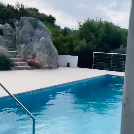 Con Piscina En Addaia 빌라